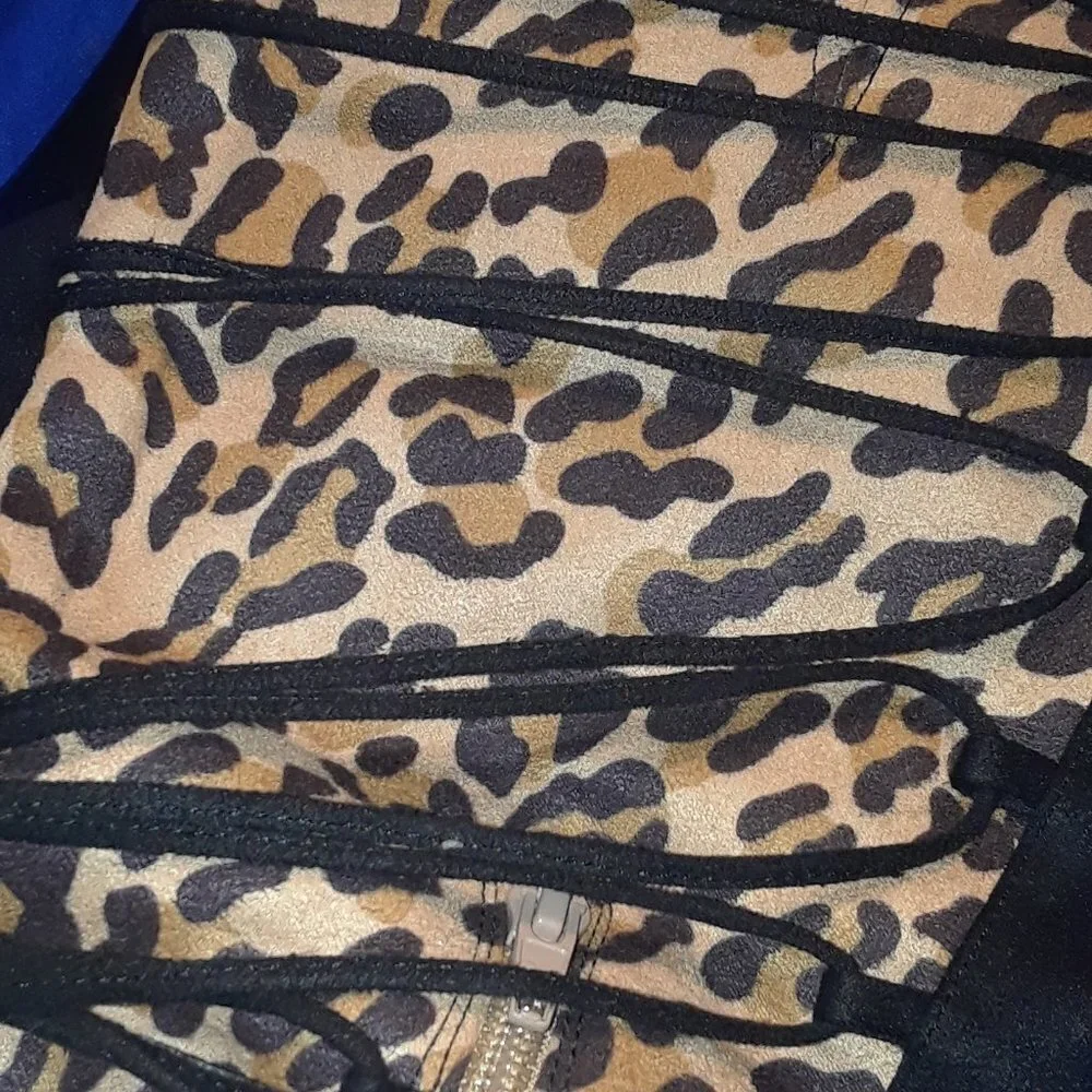 WILD DNA lace up